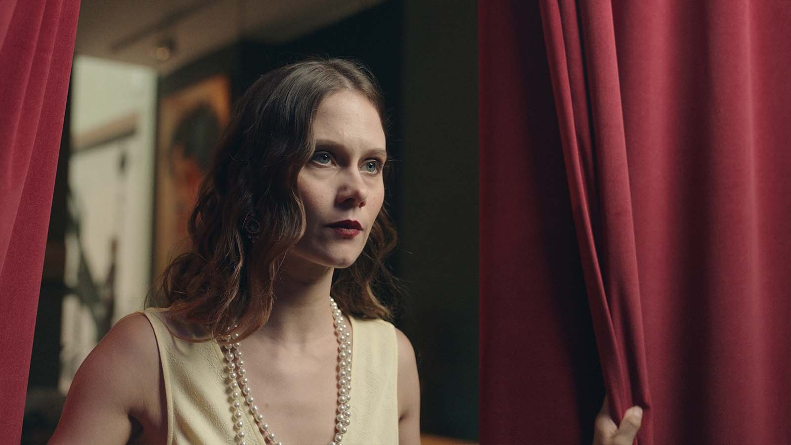 Still 5 — La ragazza d’argento